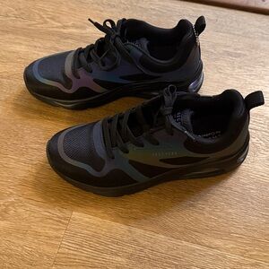 Skechers Women’s Black with Oil Slick trim Athletic Shoes Size 7.5